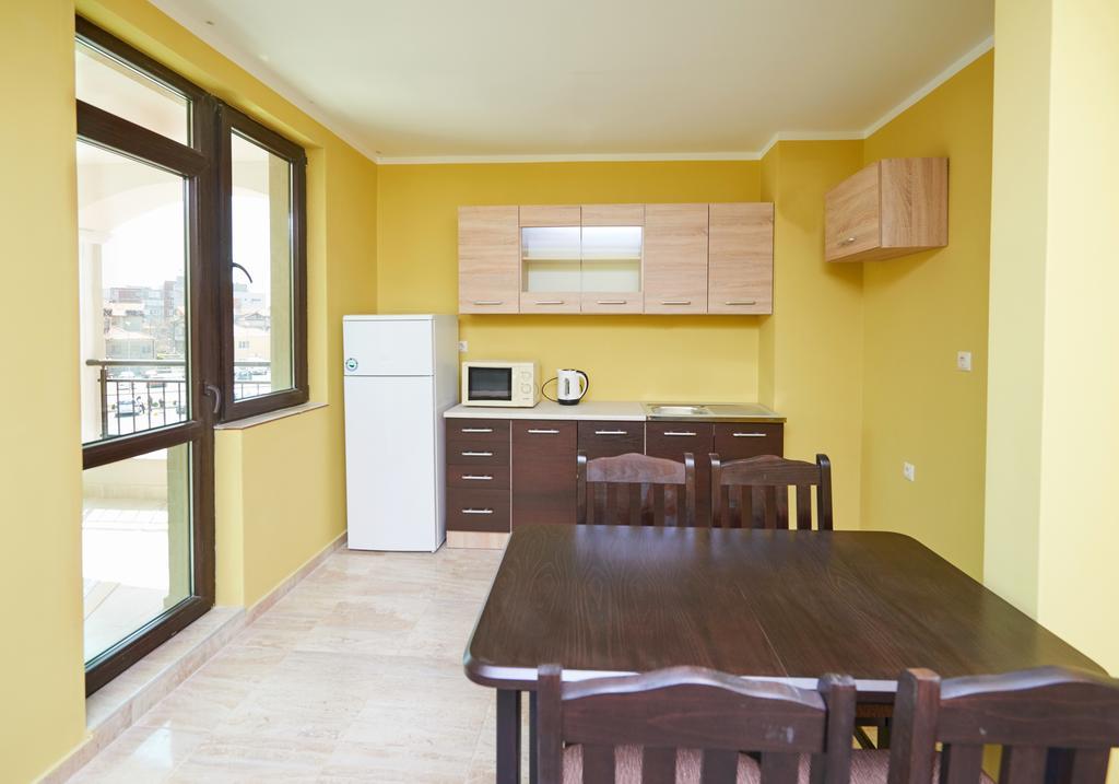 Evi Apartments 2 Pomorie Eksteriør billede